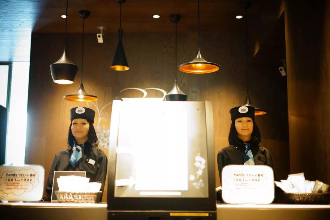 机器人半夜自动运行,机器人解雇员工