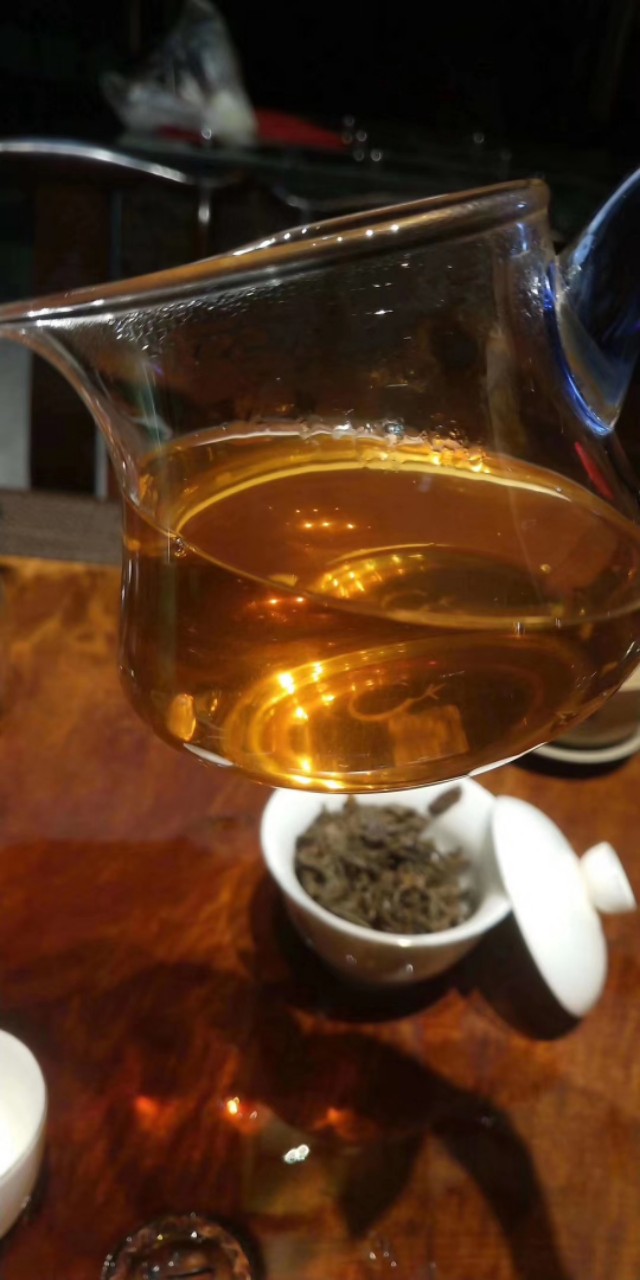 龙园号吉祥茶饼评测,龙园号勐海茶饼