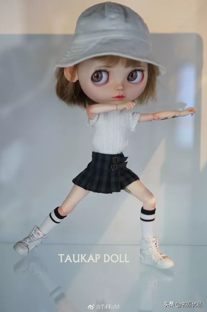 怎么用不要的衣服给玩偶做裙子,怎么给小玩偶做好看的小裙子