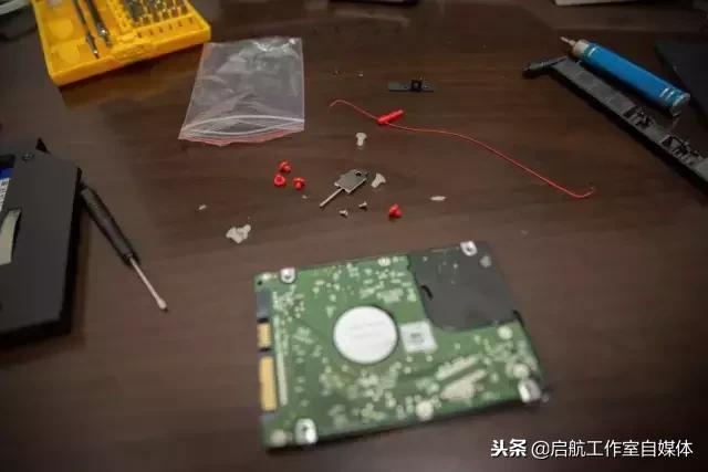 笔记本自己加装固态内存条教程,老笔记本更换内存条和固态硬盘后