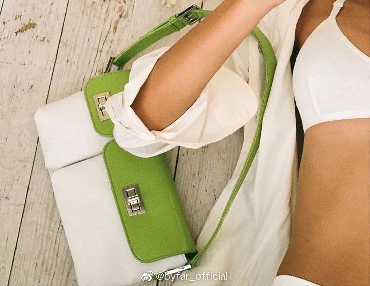 钟楚曦宋妍霏对比照,宋妍霏钟楚曦时尚搭配