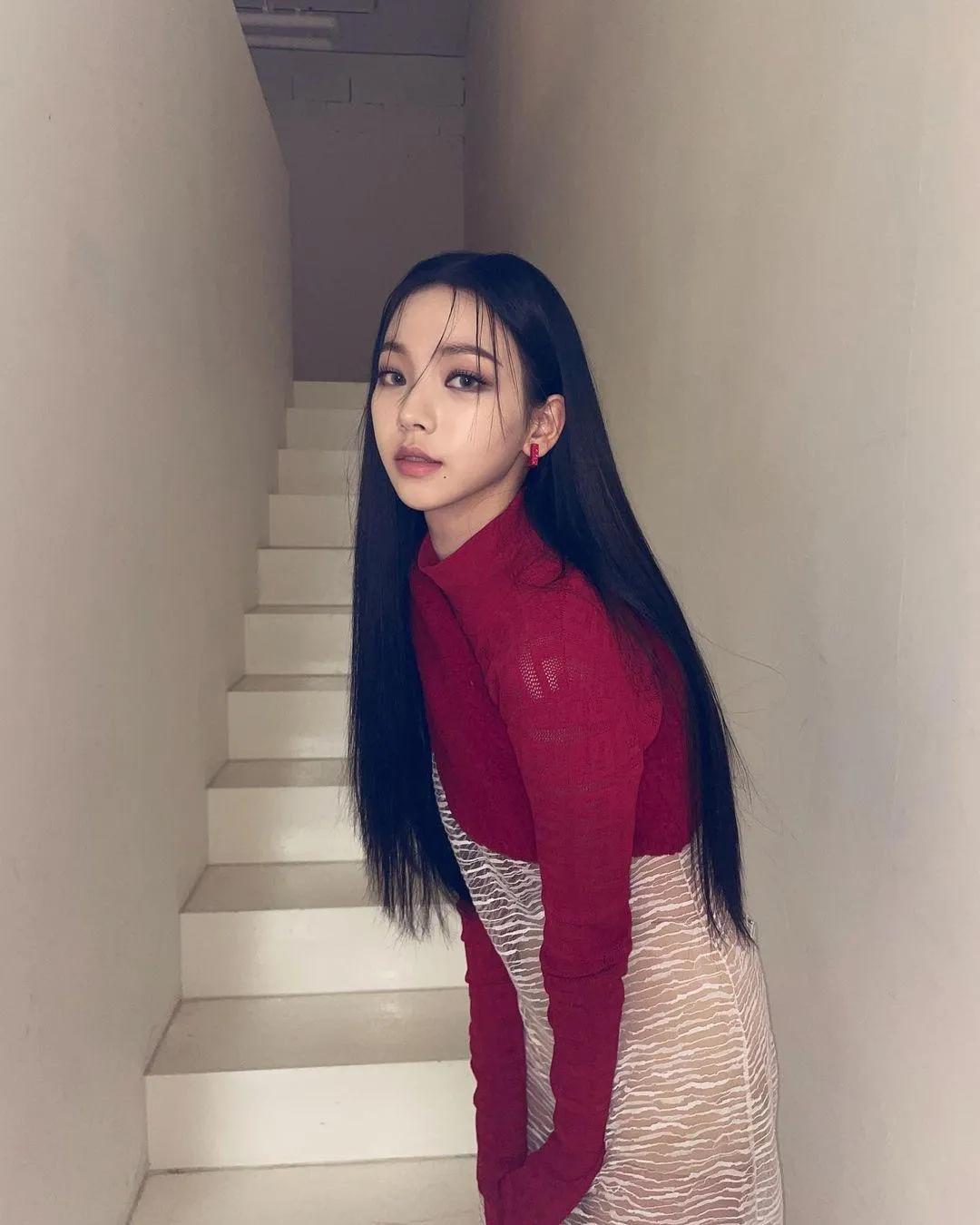 明星同款针织衫日常穿搭,秋天衣服推荐女毛衣