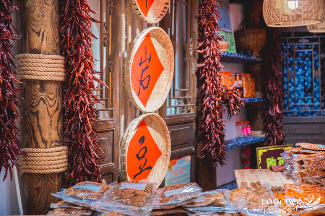 贵州除了千户苗寨还有其他玩的吗,贵州千户苗寨外的古镇