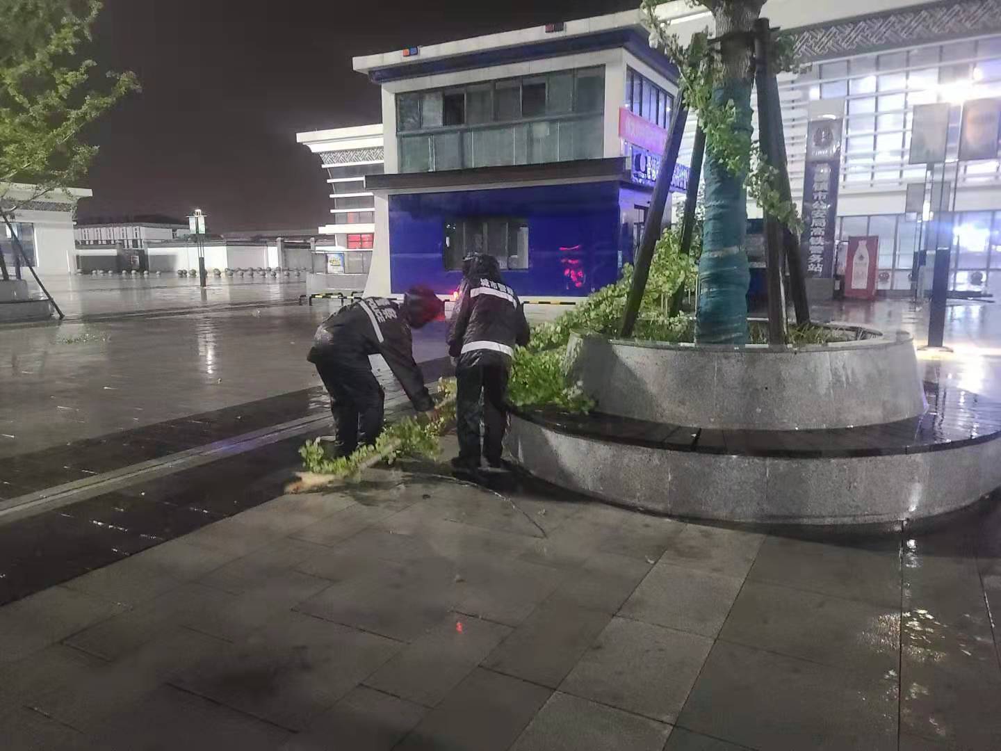 【我为群众办实事】江西景德镇:暴雨天“逆流”而上的瓷都公安