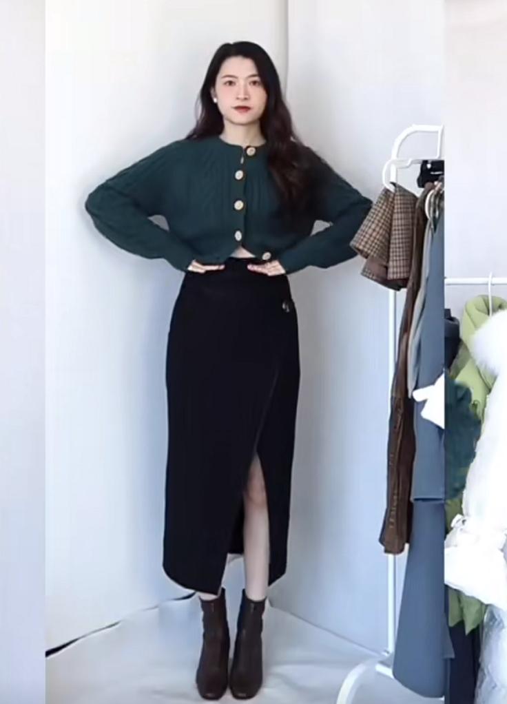 穿裙子都遮不住胯宽?素人博主纠正穿搭误区,前后对比太扎心了