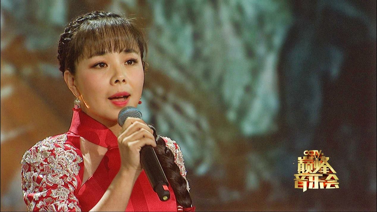 农村土丫头王二妮近照 (旧版的王二妮视频)