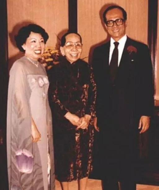 香港豪门最惨原配!生前帮贫穷小子成首富,死后还要被他利用?