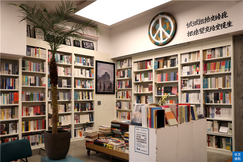 广州荔湾湖公园藏着一个可以睡觉的书店,这家书店再造一个乌托邦