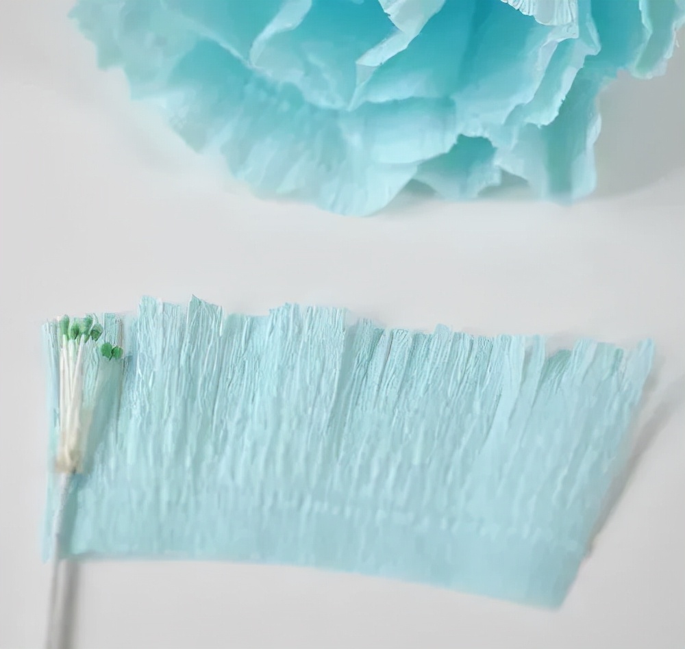 皱纹纸diy手工花朵,手工制作皱纹纸立体花