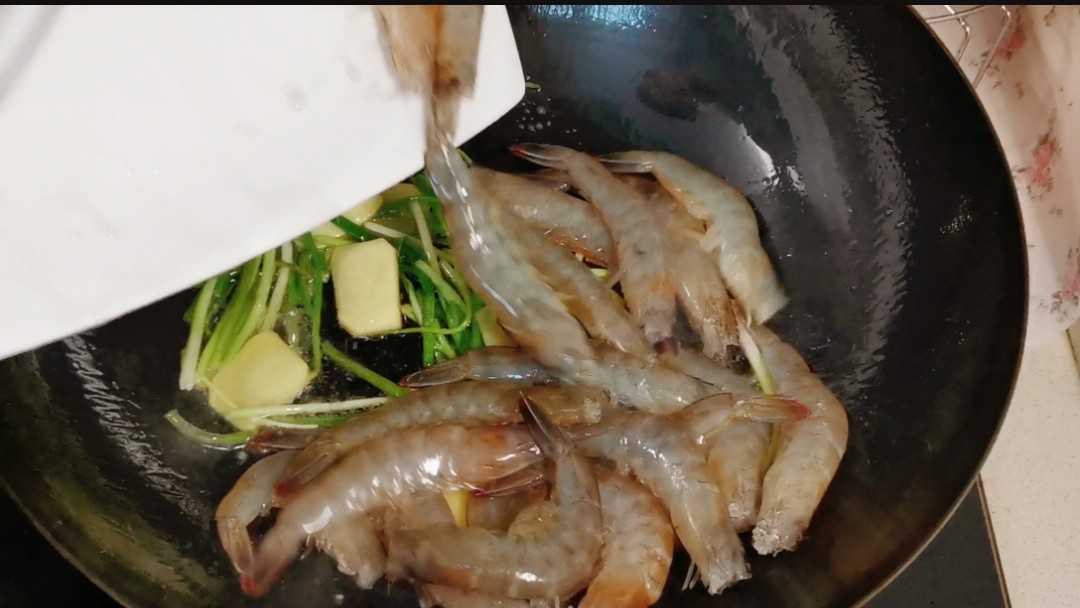 死掉的小河虾太小怎么清理干净,小河虾捞出之后先怎么处理能吃