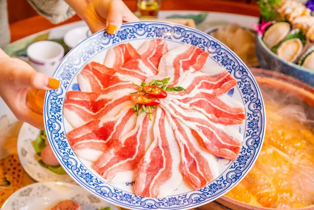 排爆新天地!魔都港式火锅界杀出黑马,开卖「澳洲青龙黄金锅」