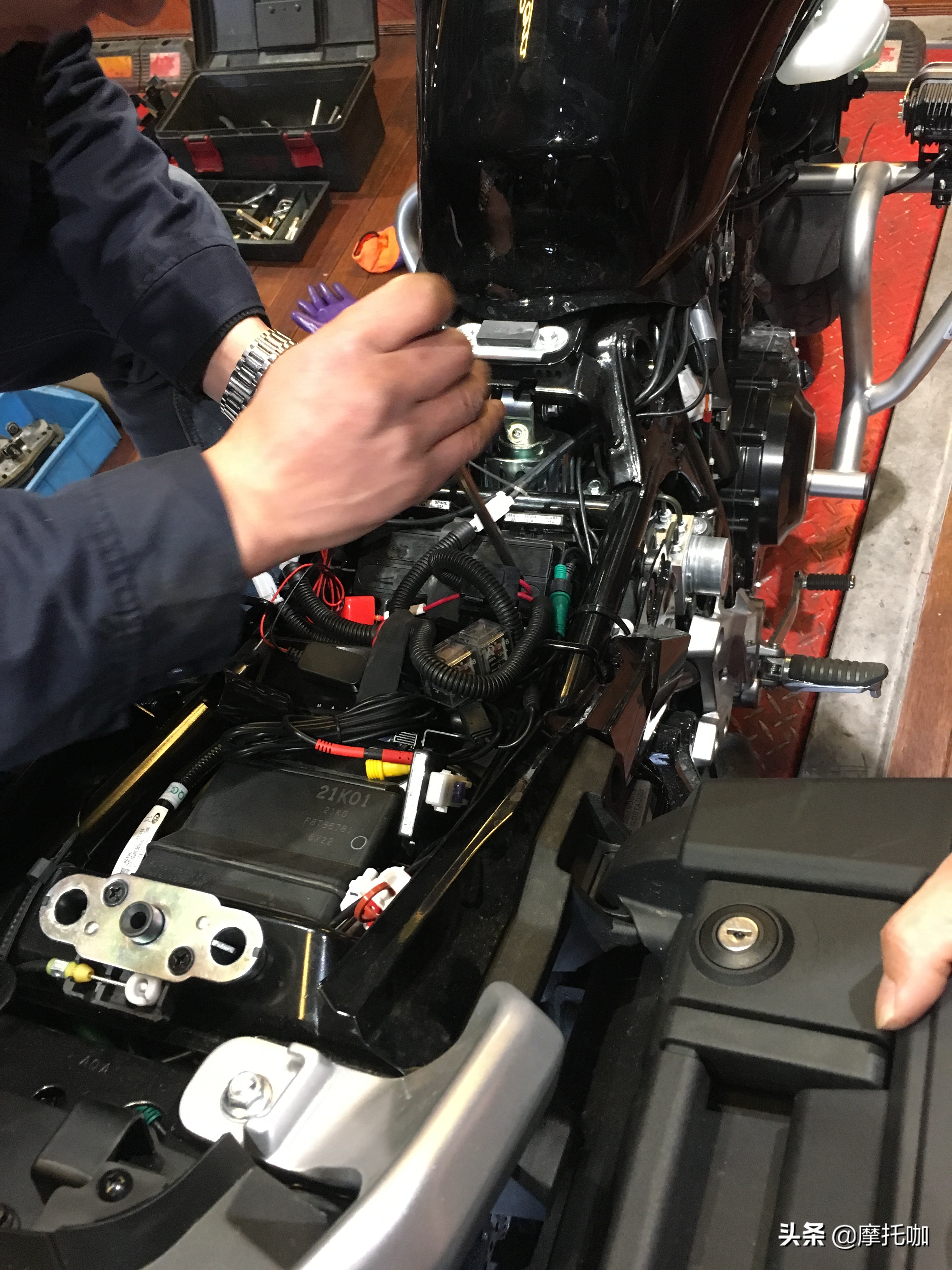 喜朗摩托车行车记录仪安装,踏板摩托车怎么安装行车记录仪