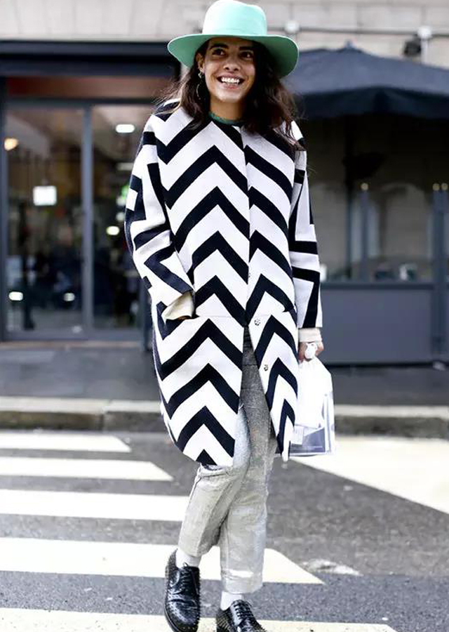 条纹显瘦上衣穿搭,哪种条纹上衣不显胖