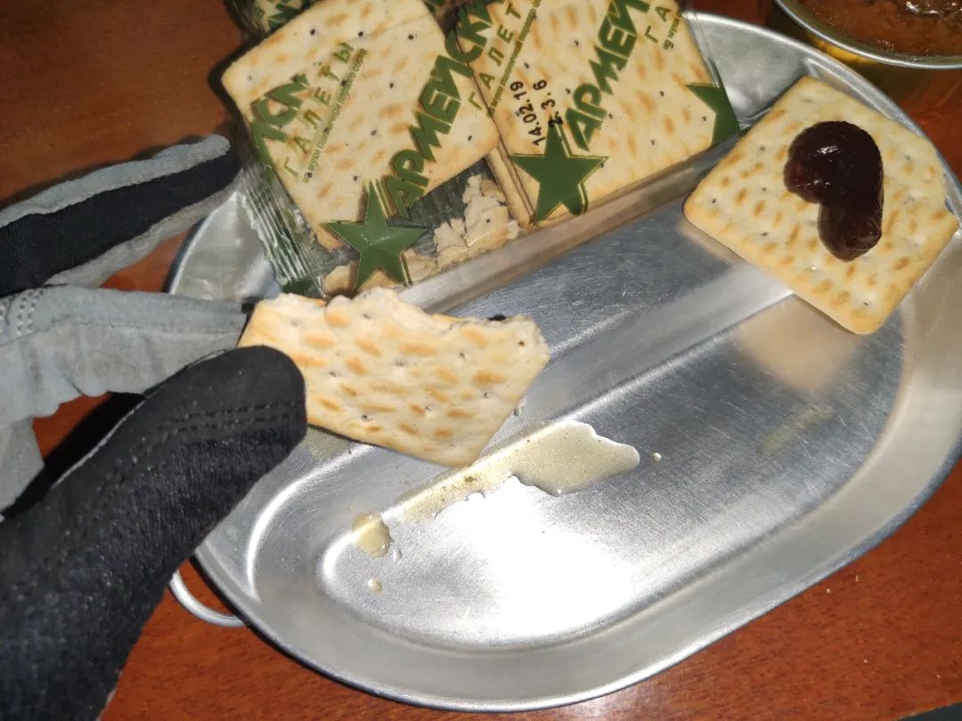 战斗民族吃什么？-俄军单兵24小时*战野**口粮3号餐测评丨评测