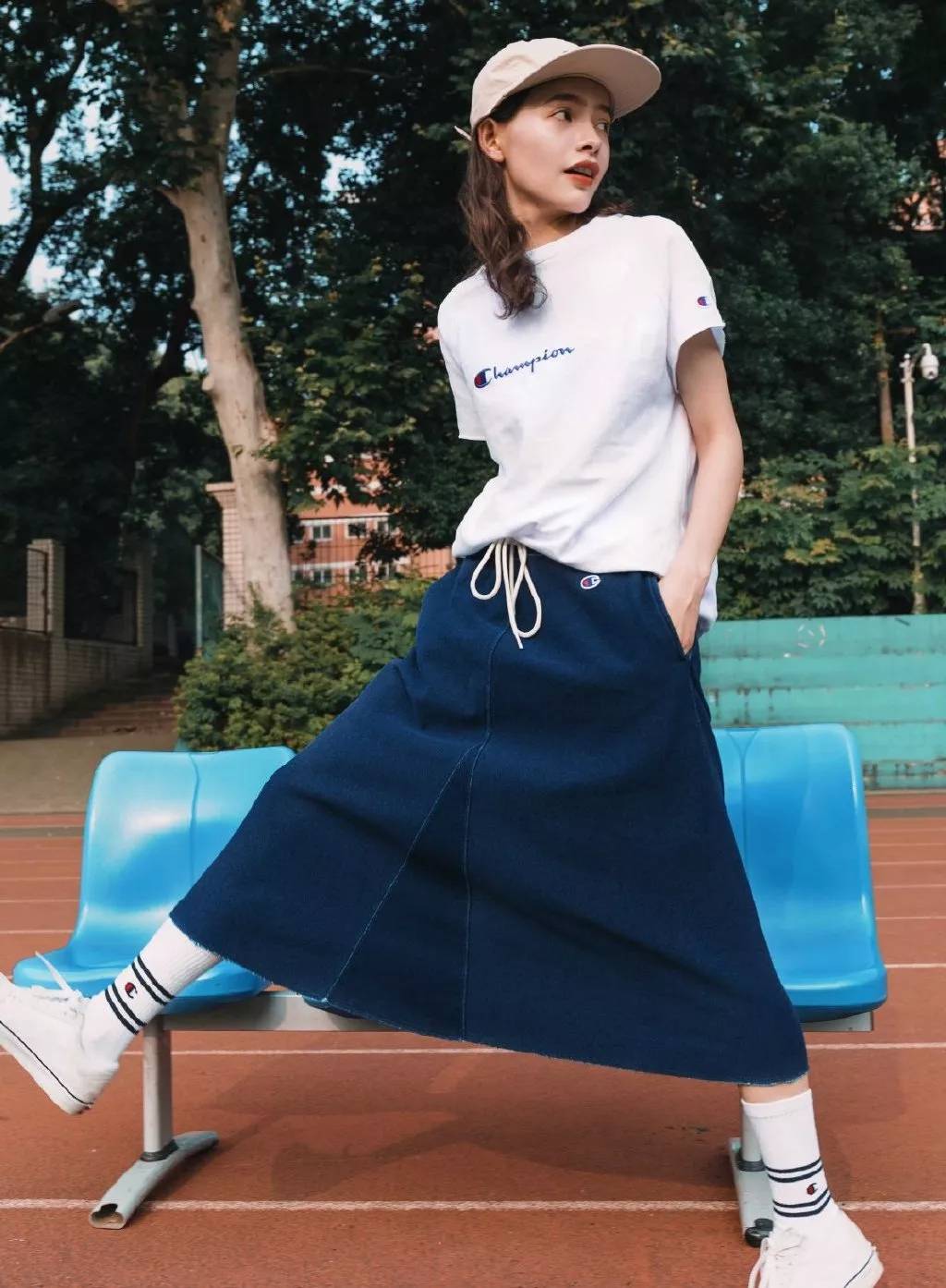 老铁放肆购!潮牌1~3折起,衣麦仓哈尔滨银泰店被时尚咖“攻陷”