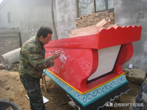 楠木棺木的真实故事,考古专家挖出200年前的古棺