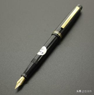 钢笔被碳素墨水堵了怎么办,钢笔被墨水堵了怎么清洗