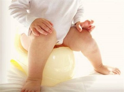 为什么宝宝一尿尿就哭？可能是尿路感染惹的祸！