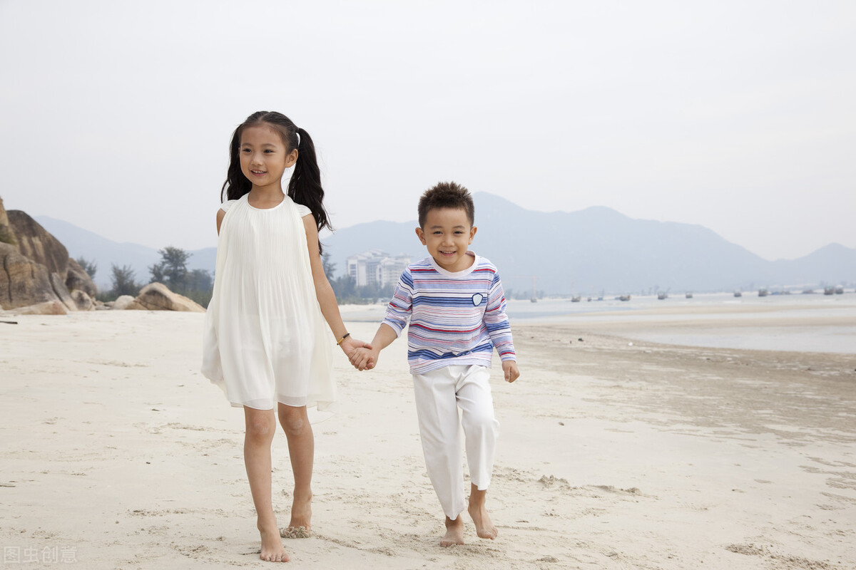 我翻了6千条评论,找了38个故事,为你呈现真实的中国姐弟关系