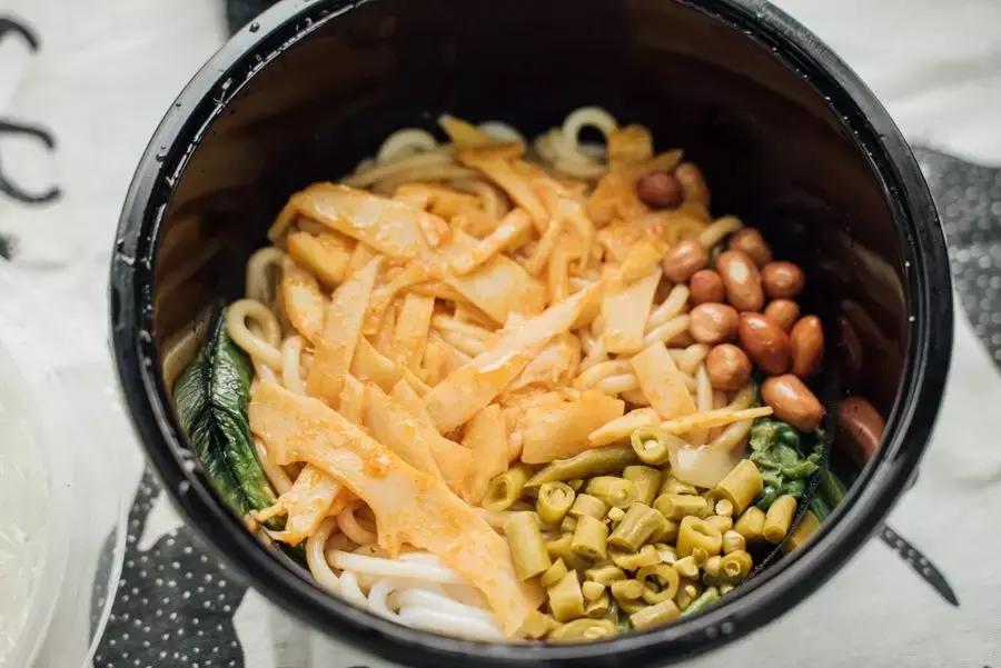 在杨浦区点一顿外卖多少钱,在五角场200块钱可以吃什么