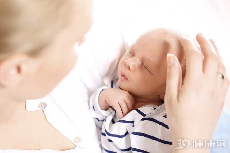 生孩子已经很痛了就不要问是谁了,生孩子很痛但是一切都值得