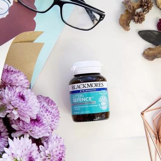 眼霜的正确涂抹手法是怎样的 (涂眼霜的正确手法到底是怎么样的)