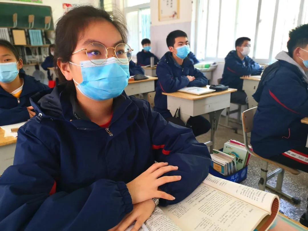 各学校开学第一天的报到情况,开学第一天的视频幼儿