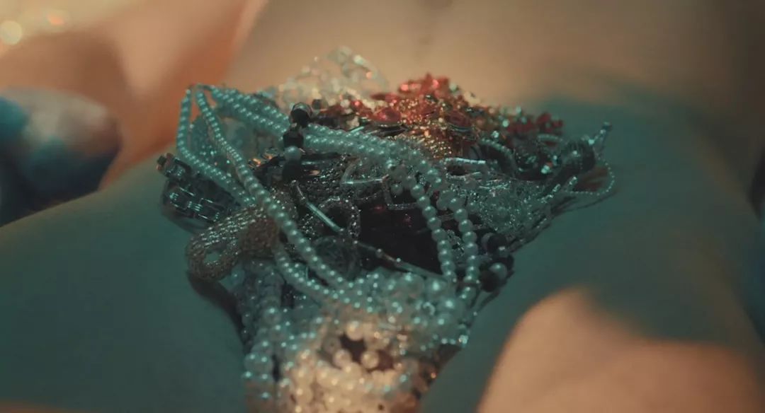 *欲情**疯狂、*社会反**,他美得像梦露却杀人无数