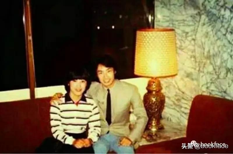 47年,“嘿嘿嘿”的污妖王要走了。有些人看着越不正经,越是深情