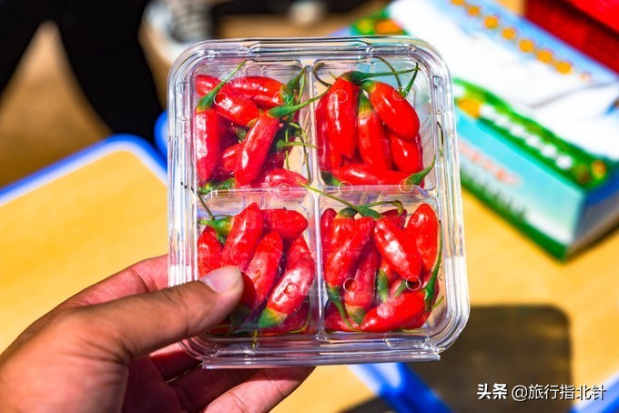 美丽青海，秋收的季节都兰红了，爆汁鲜甜的枸杞有小拇指大小