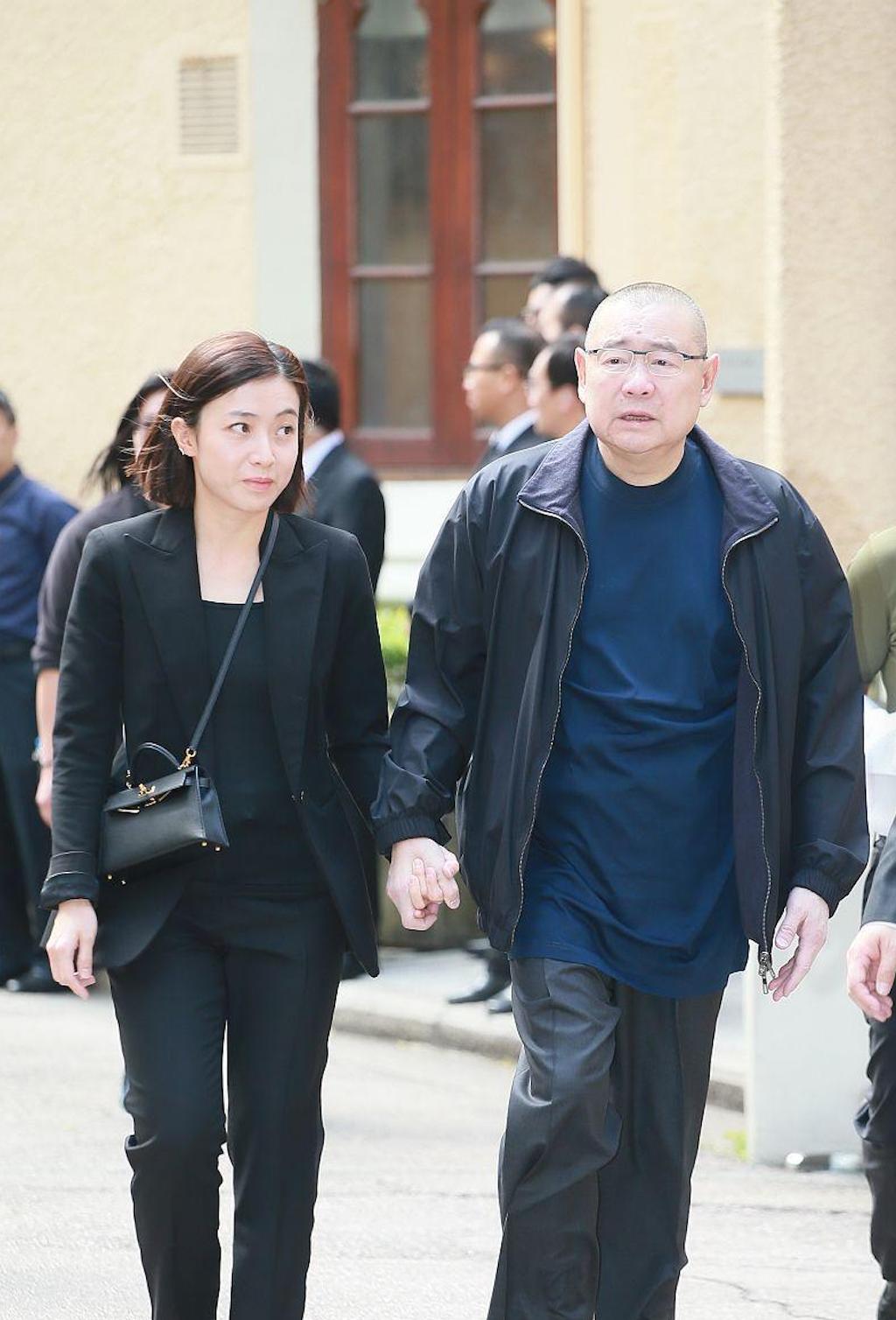 李健仁中风后公开近况，做物理治疗有好转，半身不遂或难重返台前