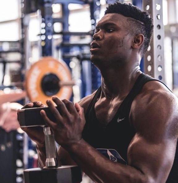 魔术师约翰逊2米06,魔术师控卫中锋