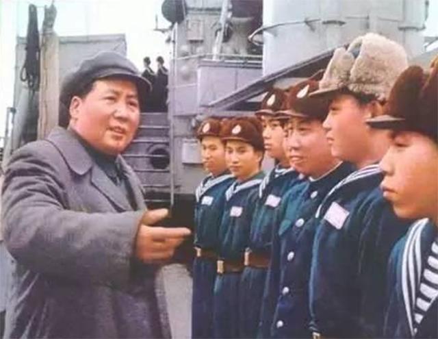 毛主席不登黄山之谜，张治中追悔莫及：我不该说不坐滑竿不行啊