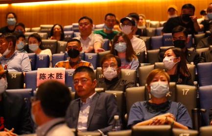 谢霆锋看陈木胜遗作,陈木胜谢霆锋落泪