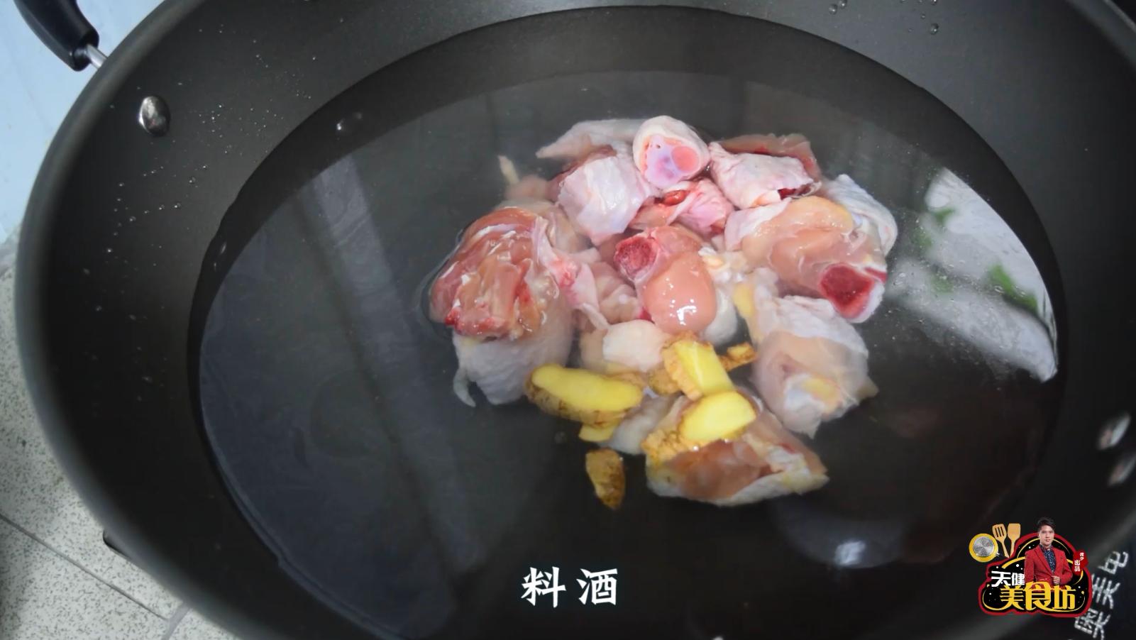 五香土豆洋葱焖鸡的做法大全家常,土豆焖鸡的家常做法教程