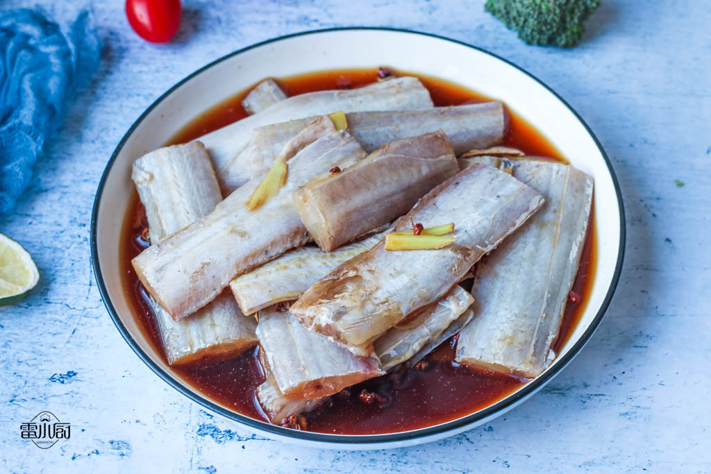 怎么煎冻的带鱼好吃不粘锅,带鱼怎么煎不粘锅不会破不加面粉