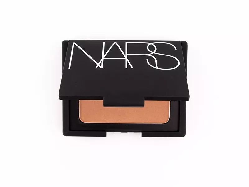 山根低整形变高,山根显形怎么修容