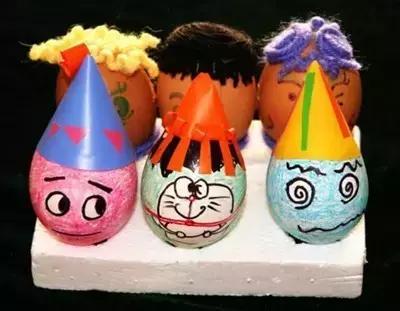 鸡蛋壳托盘手工作品创意,鸡蛋壳手工制作创意粘贴墙面画