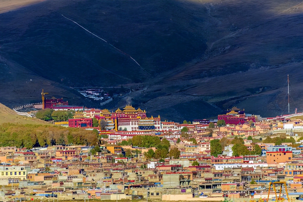 10—11月份最佳自驾旅游推荐,遇见最美的旅行国内29条自驾路线