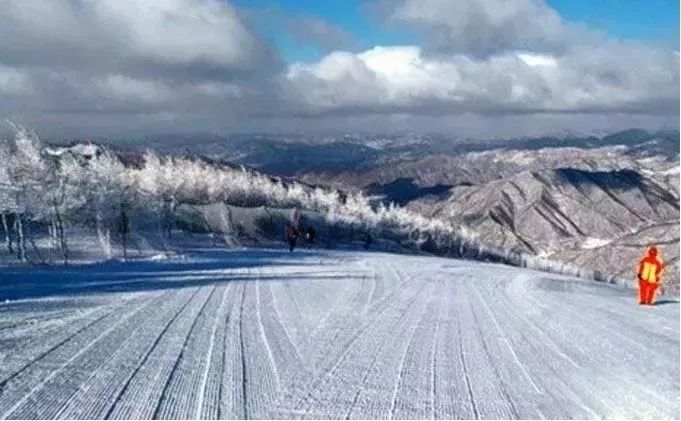 张家口各个滑雪场票价,张家口滑雪场是天然雪还是人造雪