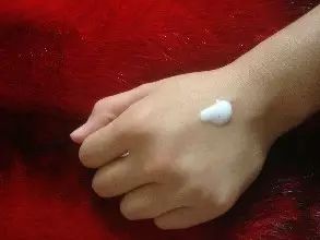 在上海剪一个头发300块怎么这么贵,在上海剪个头发要58块钱一次吗