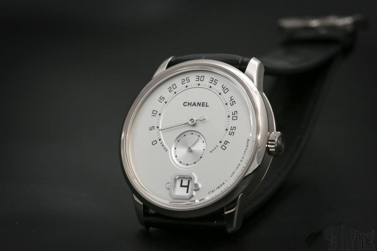 金表好看还是银色好看,金表和钢表哪个更保值