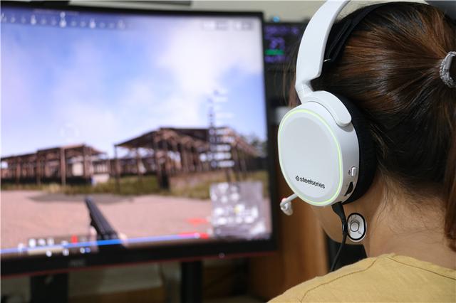 赛睿寒冰7听声辨位,赛睿寒冰5降噪