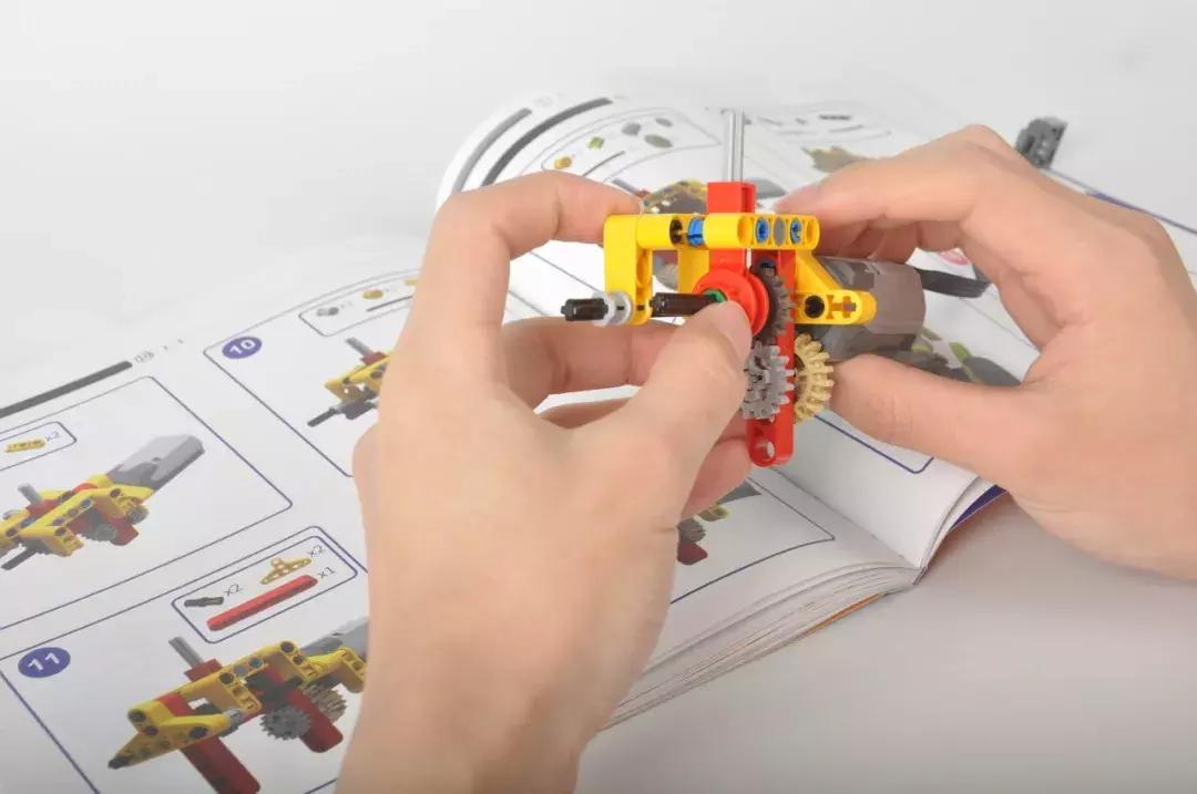 儿童理解汽车构造玩具 (小孩汽车玩具原理)