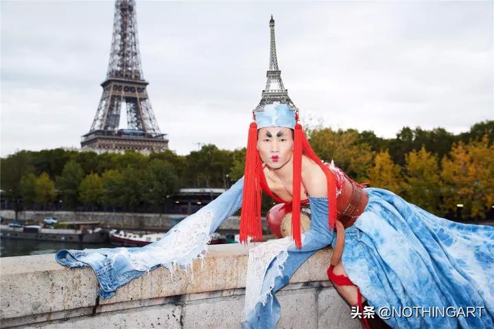 给明星做造型的“垃圾”行为艺术家?雷人背后的那一份深刻……