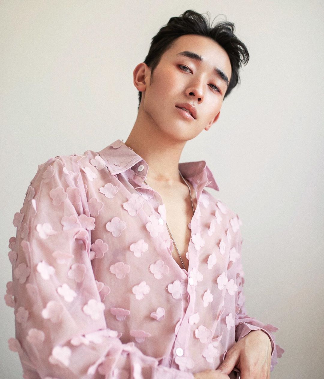 化妆堪称换脸的美妆博主,美妆博主教你温柔妆容