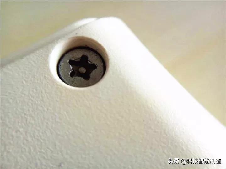 插排界的工匠精神，3年时间117种原料反复测试，打造防水安全插排