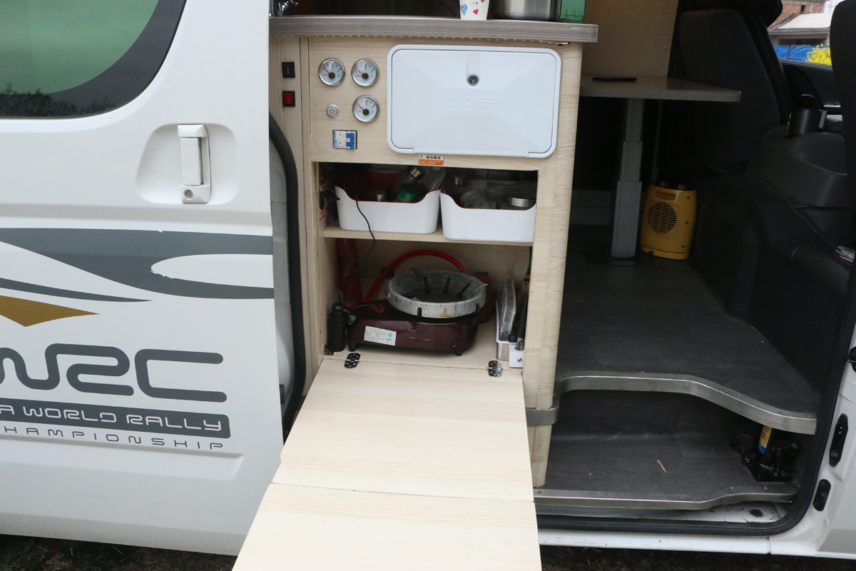 福田G9对卡座升顶房车,福田g9房车五菱房车对比