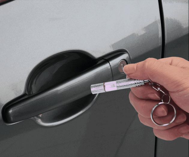 冬季下车关车门被静电打怎么消除,车上有静电开车门总是被电怎么办