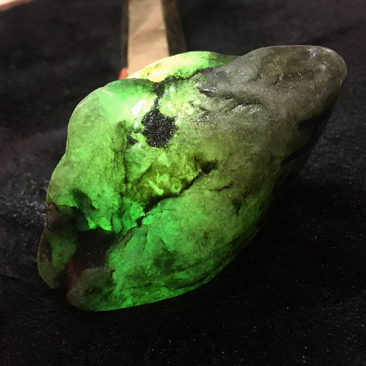 网络直播间购买翡翠原石，被主播诱骗了该如何退货？